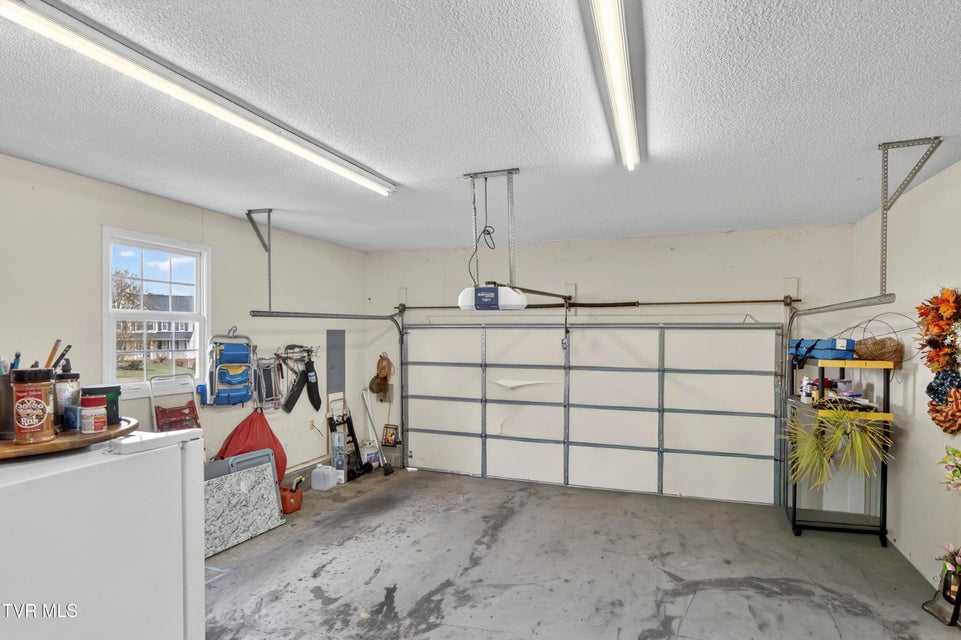 Photo #31: 319 Leslie Court