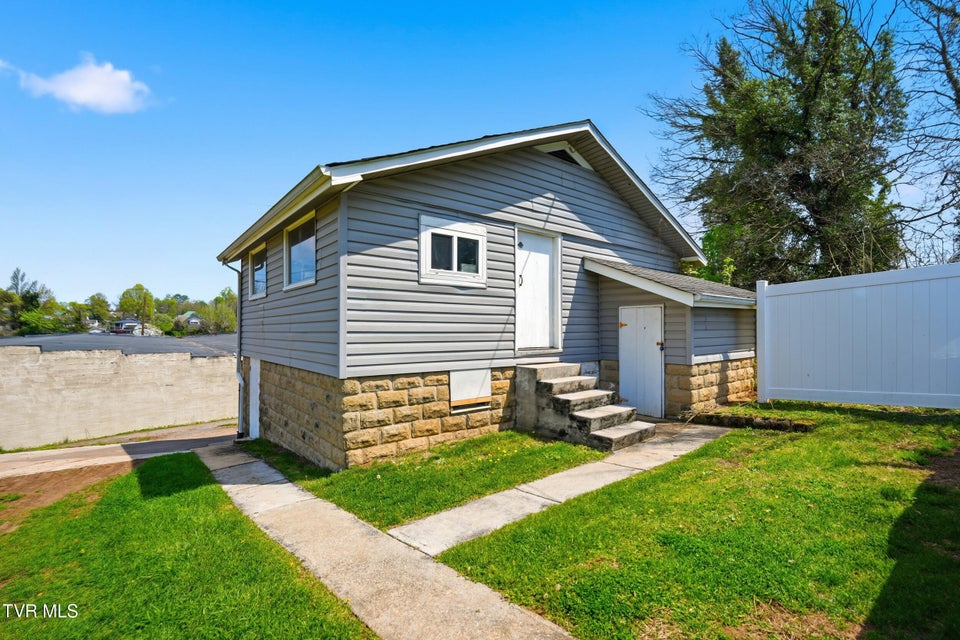 Photo #26: 635 5th Street