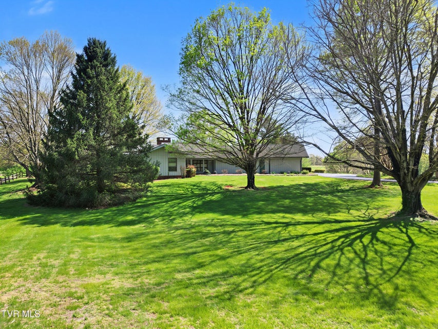 Photo #4: 310 Par Lane