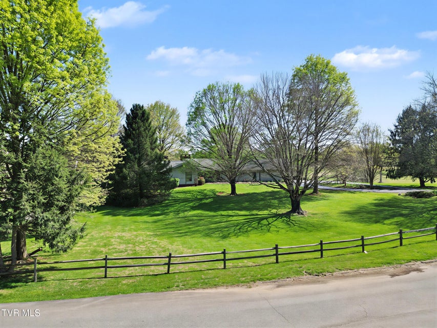 Photo #2: 310 Par Lane