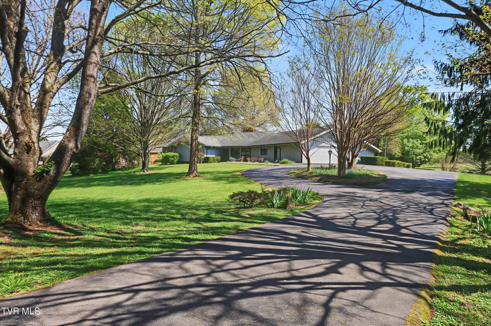 Photo #3: 310 Par Lane