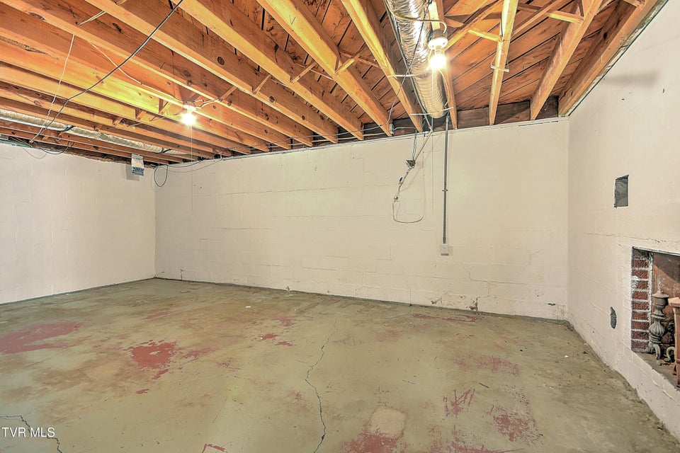 Photo #32: 4148 Skyland Drive