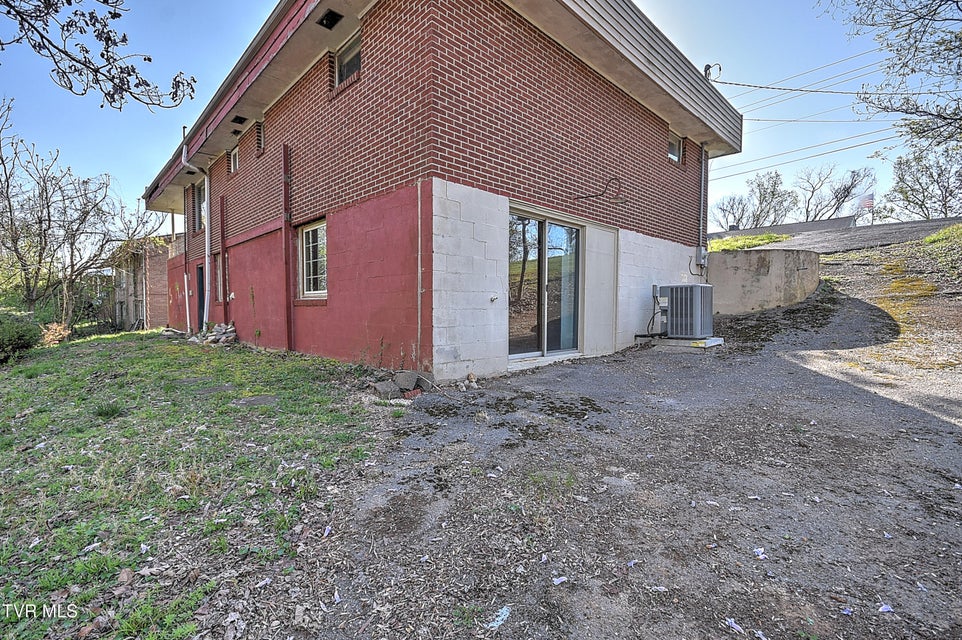 Photo #37: 4148 Skyland Drive