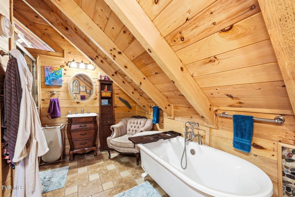 Photo #31: 625 Goods Drive