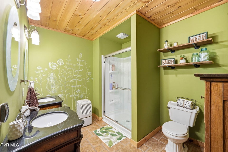 Photo #37: 625 Goods Drive