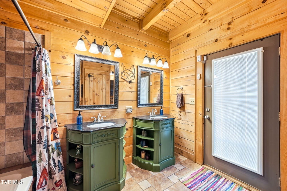 Photo #39: 625 Goods Drive