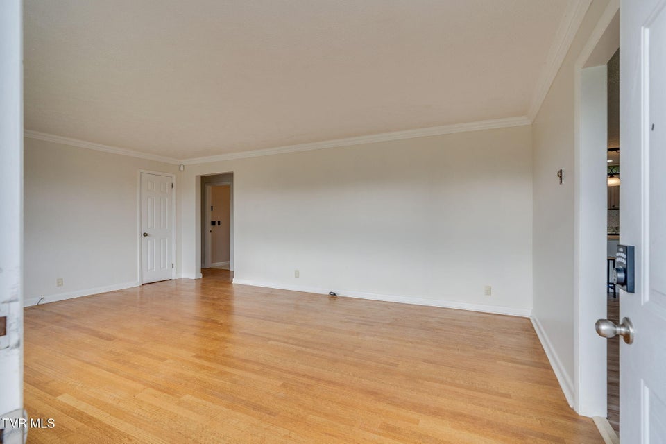 Photo #6: 812 Mimosa Drive