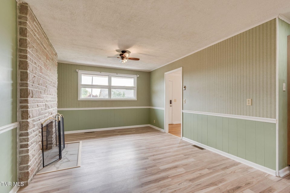 Photo #14: 812 Mimosa Drive