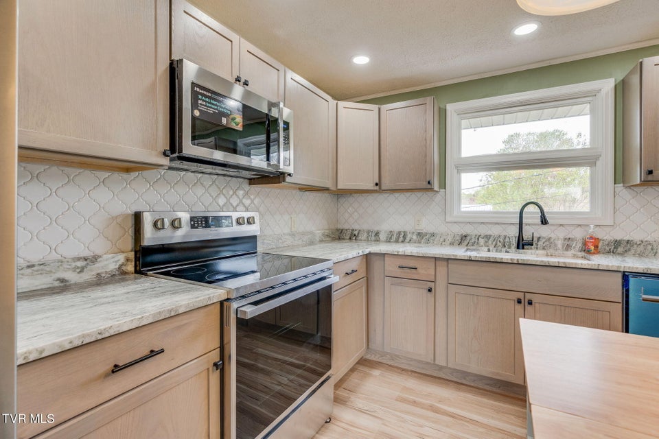 Photo #19: 812 Mimosa Drive