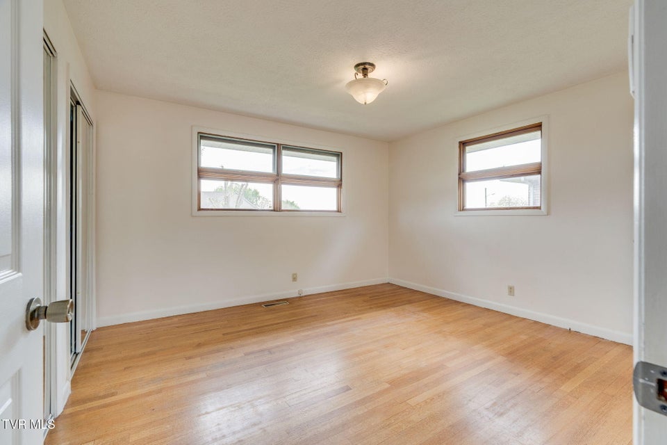 Photo #22: 812 Mimosa Drive