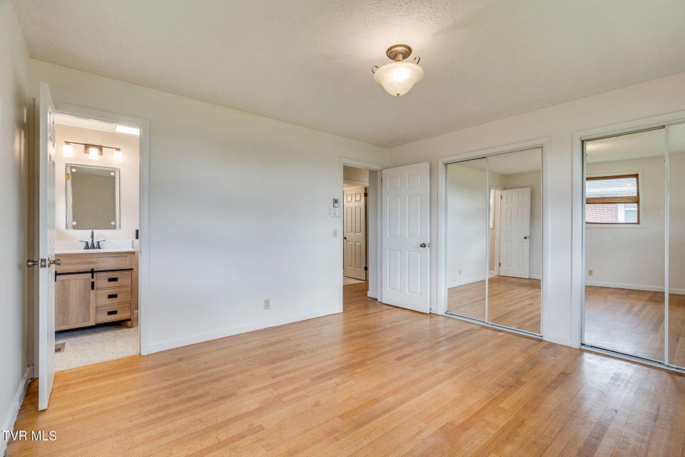 Photo #24: 812 Mimosa Drive