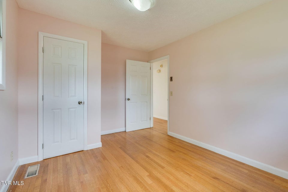 Photo #29: 812 Mimosa Drive