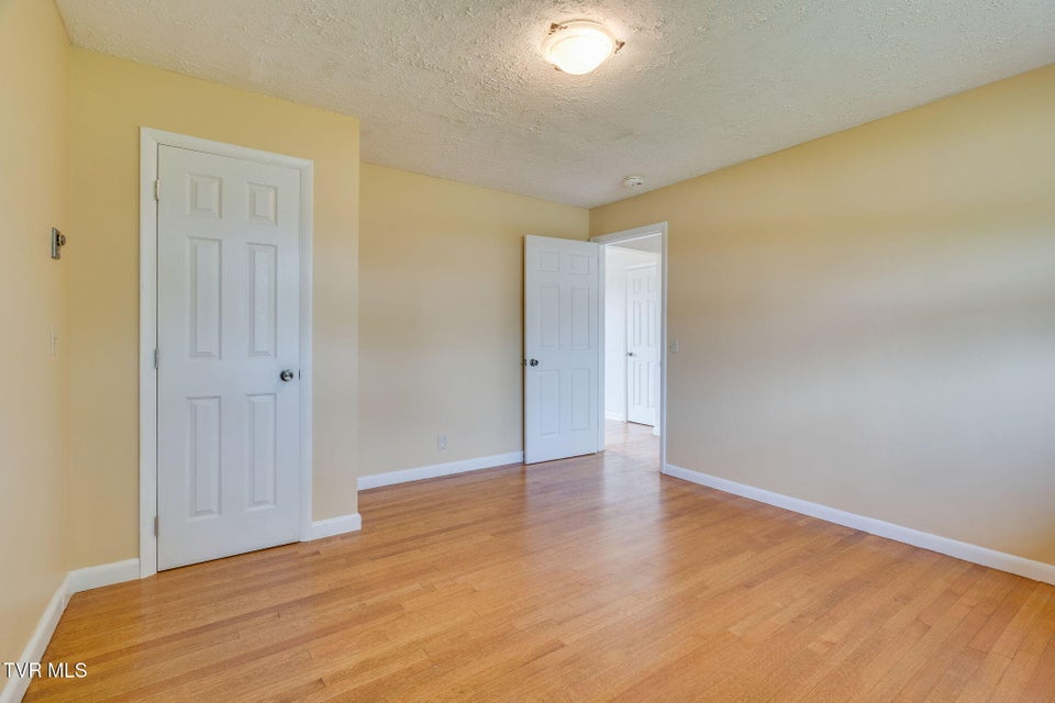 Photo #35: 812 Mimosa Drive