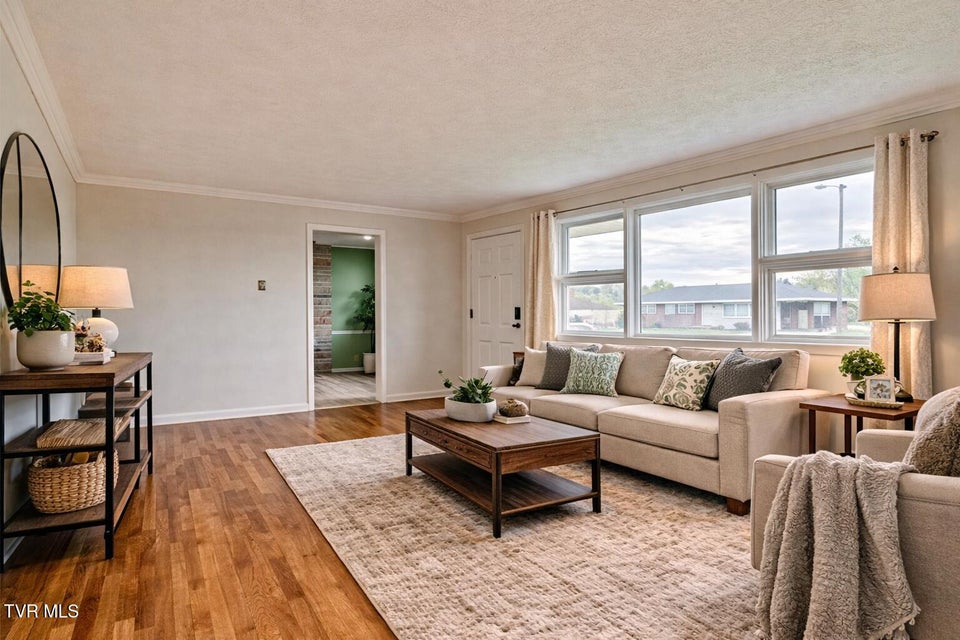 Photo #9: 812 Mimosa Drive