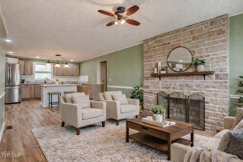 Photo #11: 812 Mimosa Drive