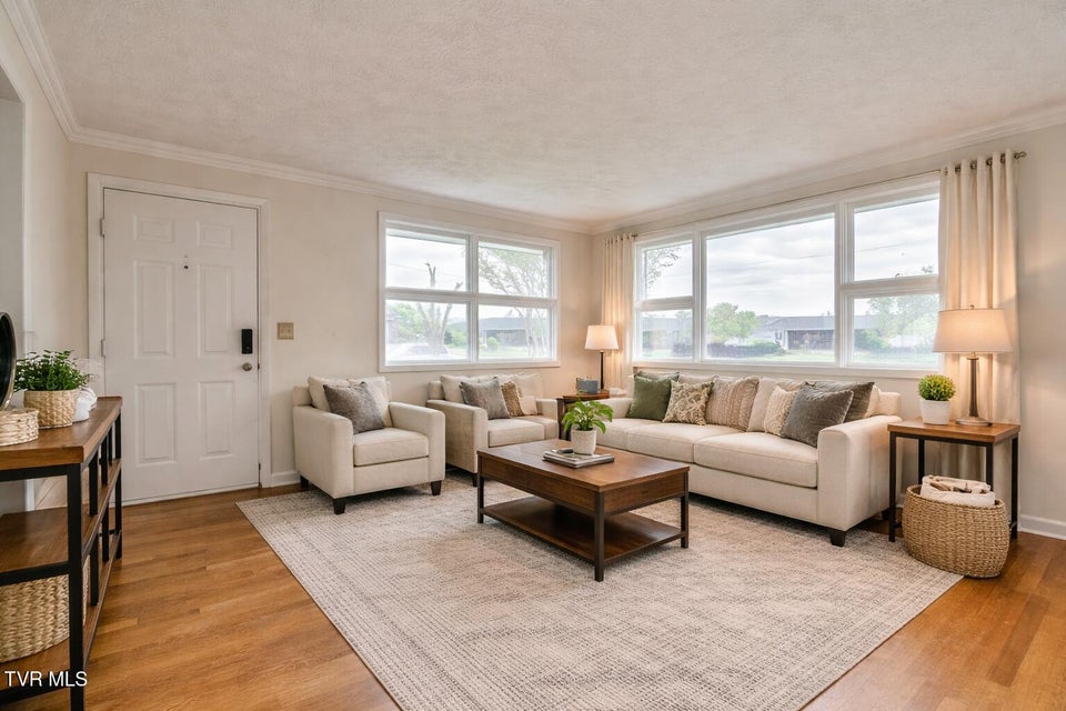 Photo #7: 812 Mimosa Drive