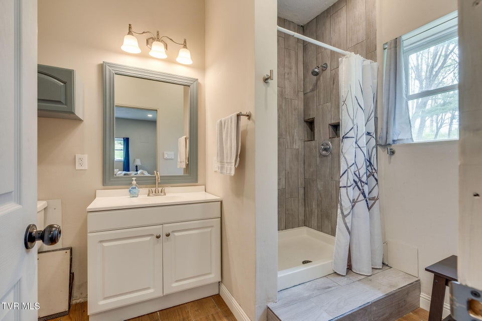 Photo #34: 364 Max Jett Road