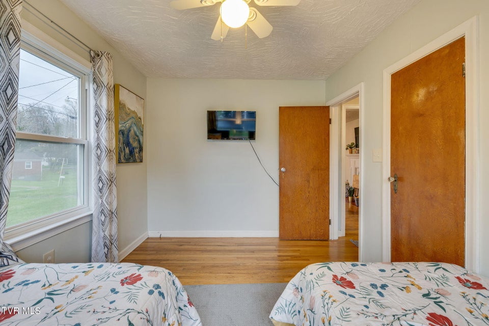 Photo #24: 1326 Valley Drive