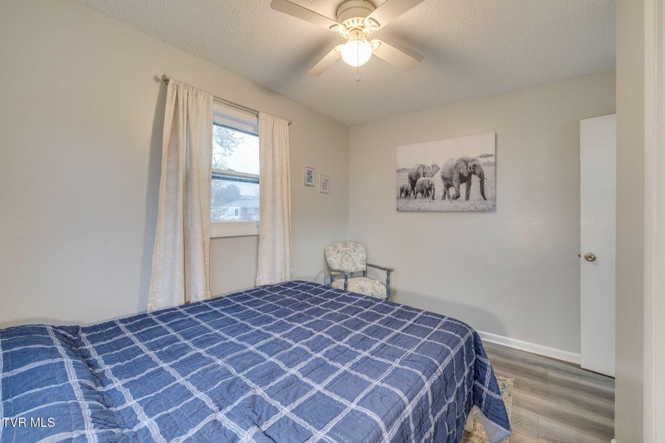 Photo #37: 1326 Valley Drive