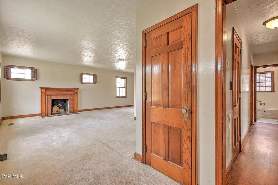 Photo #11: 1154 Catawba Street