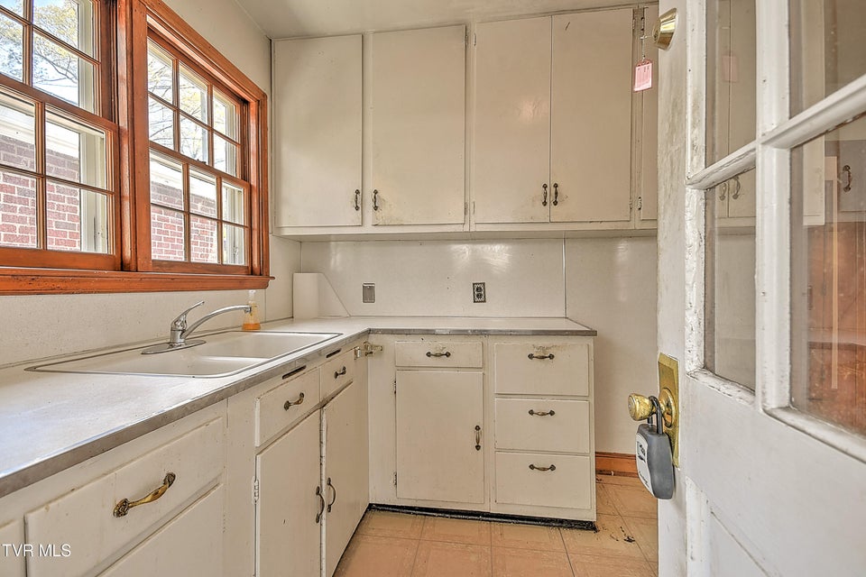 Photo #12: 1154 Catawba Street