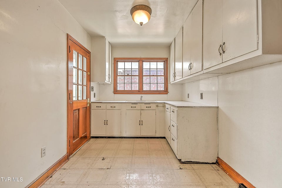 Photo #15: 1154 Catawba Street