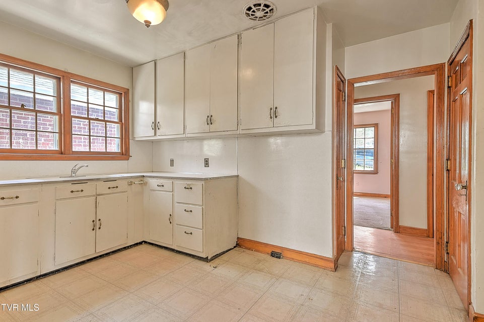 Photo #17: 1154 Catawba Street