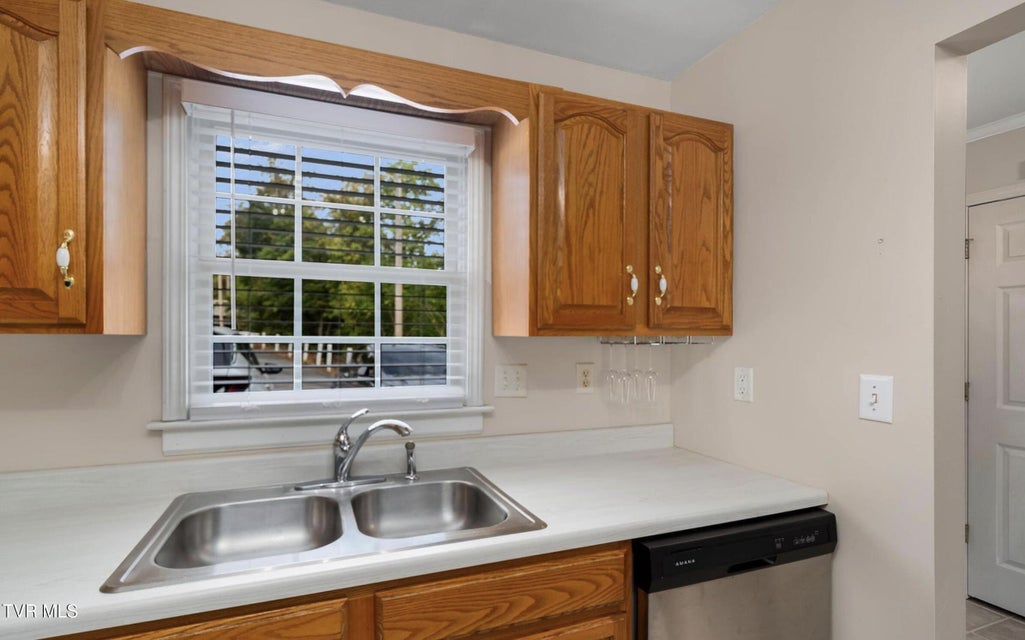 Photo #6: 716 King Springs Road