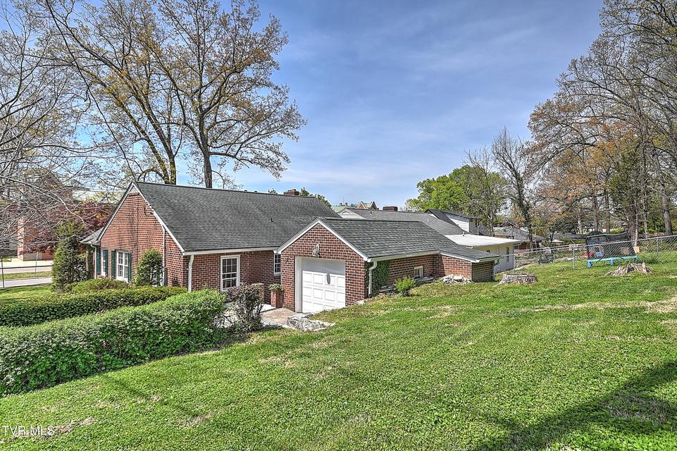 Photo #48: 1154 Catawba Street