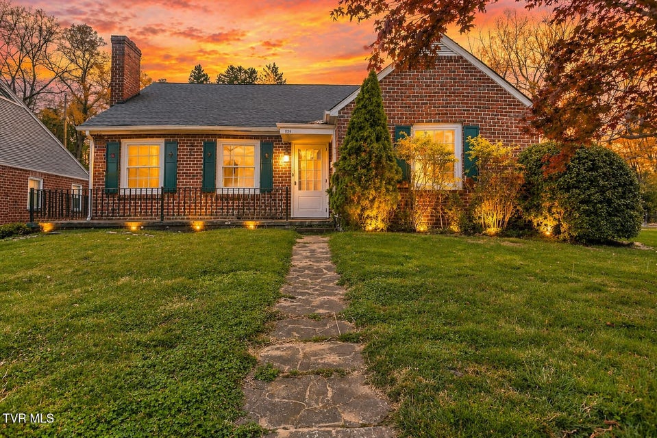 Photo #50: 1154 Catawba Street