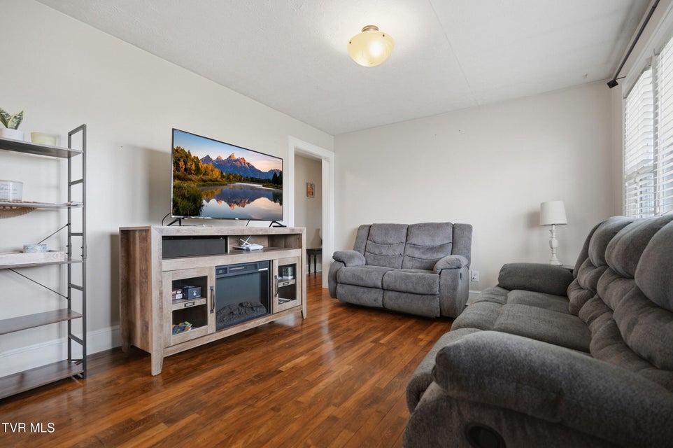 Photo #6: 302 Hale Street