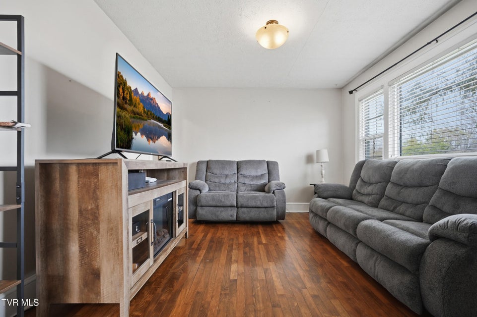 Photo #7: 302 Hale Street