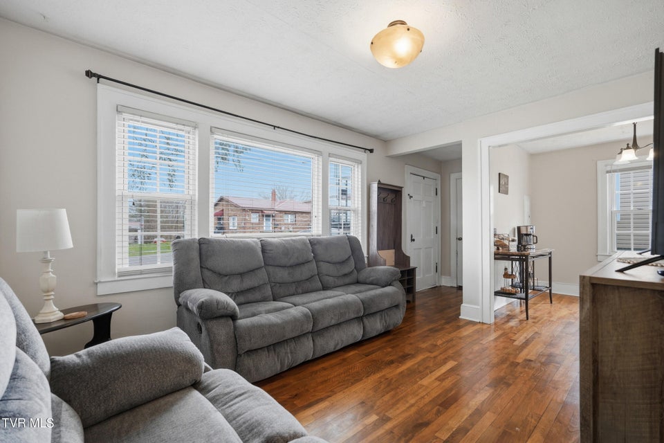 Photo #8: 302 Hale Street