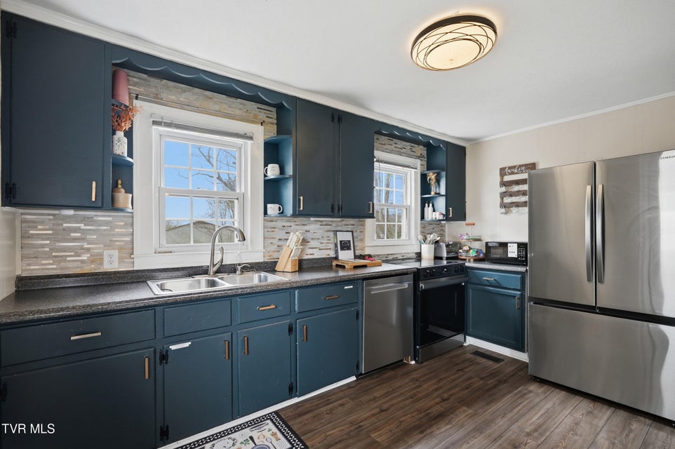 Photo #11: 302 Hale Street