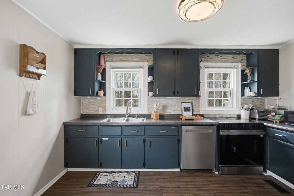 Photo #12: 302 Hale Street