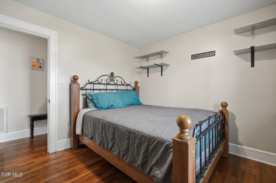 Photo #18: 302 Hale Street