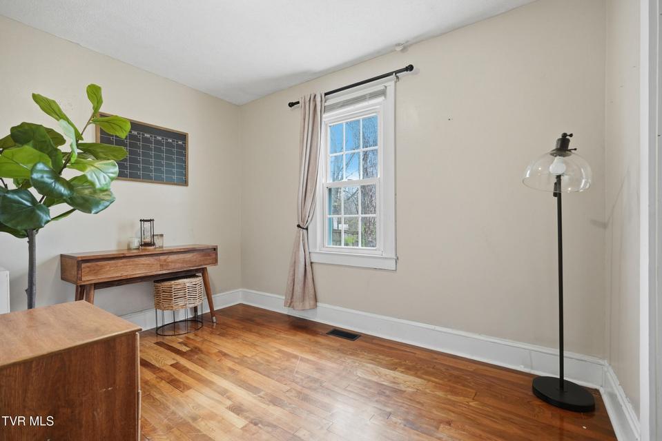 Photo #19: 302 Hale Street