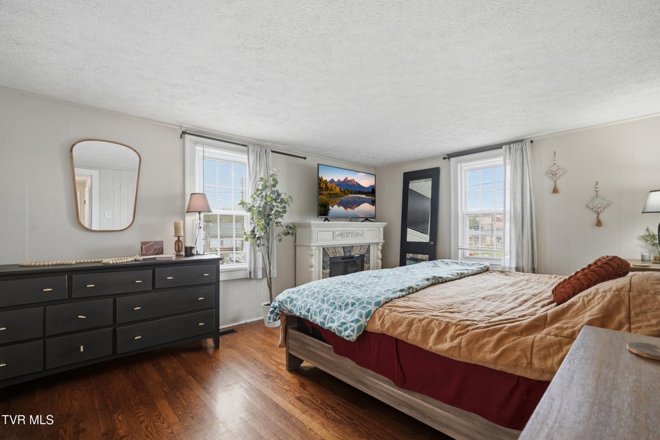 Photo #23: 302 Hale Street