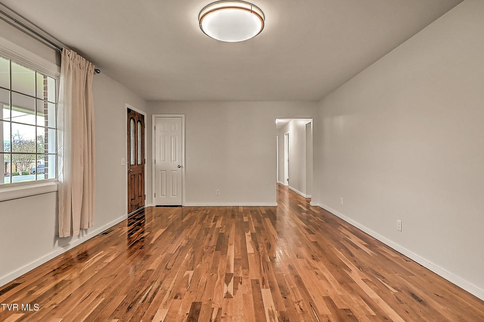 Photo #4: 234 Doe Avenue