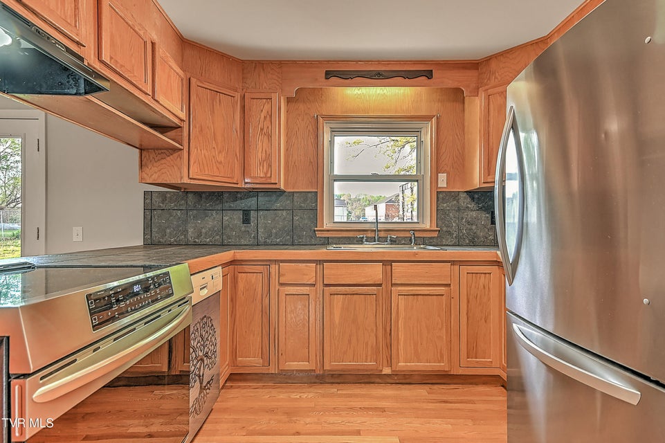 Photo #10: 234 Doe Avenue