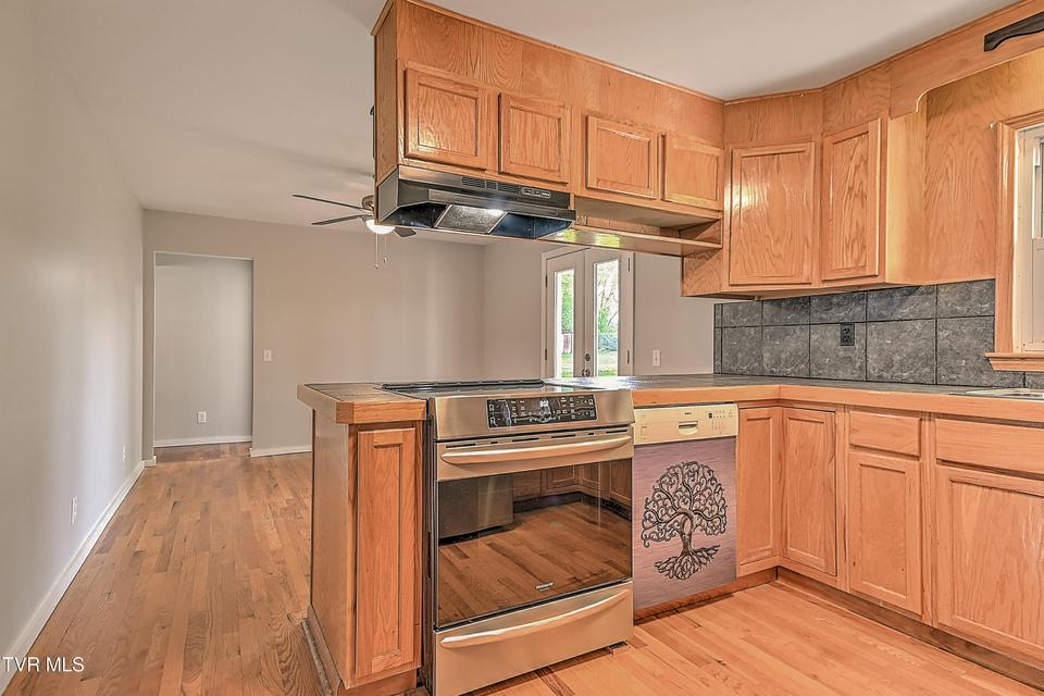 Photo #11: 234 Doe Avenue