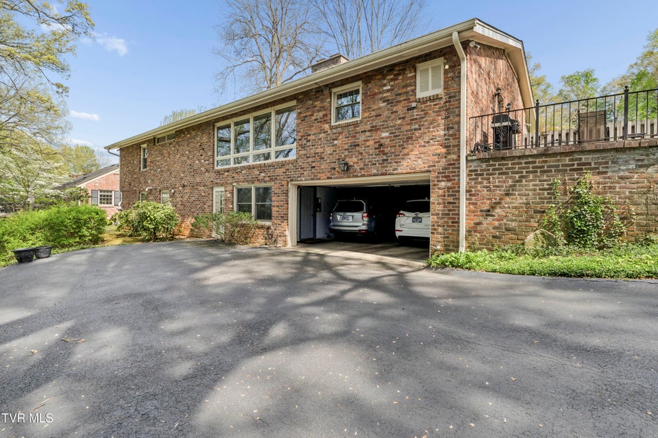 Photo #50: 303 Hillside Road