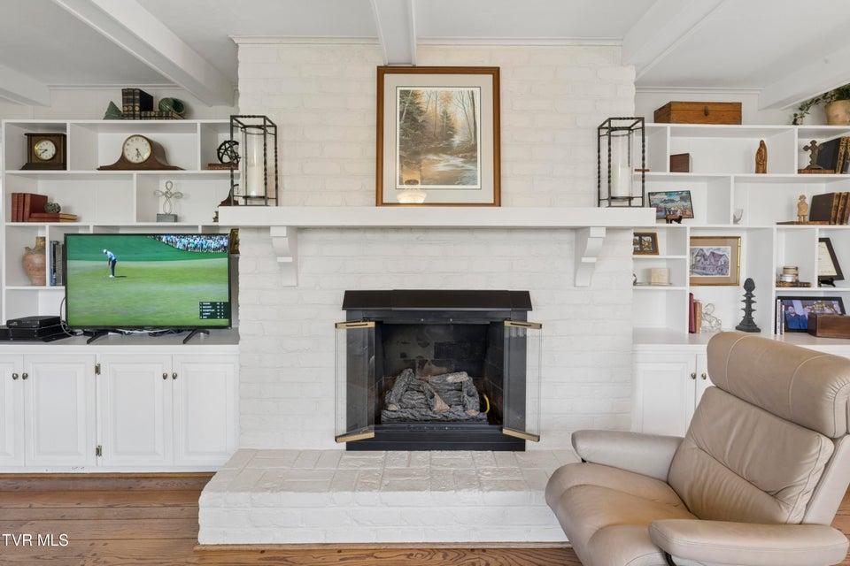 Photo #11: 303 Hillside Road