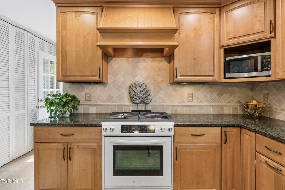 Photo #18: 303 Hillside Road