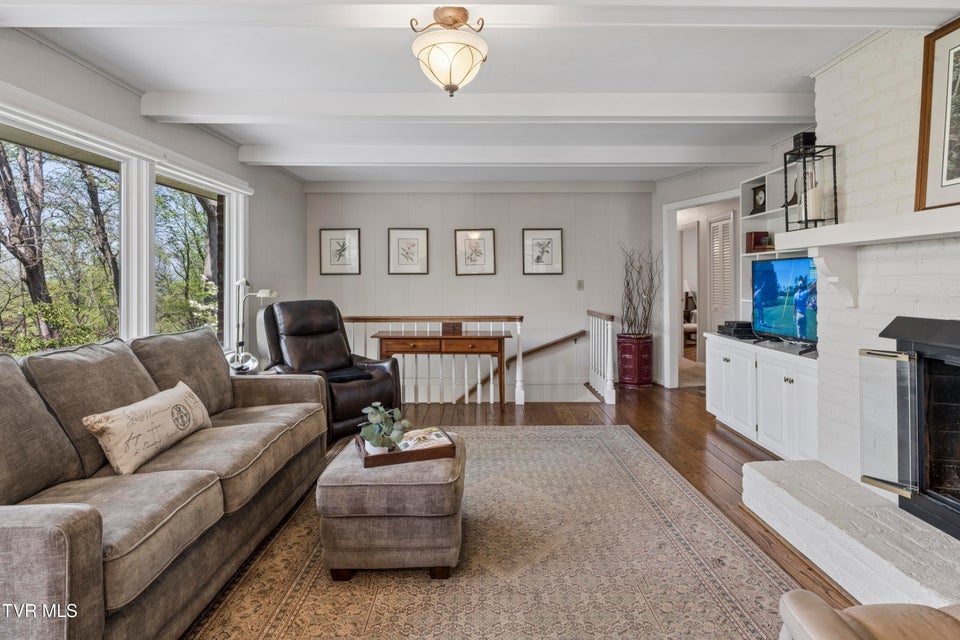 Photo #14: 303 Hillside Road