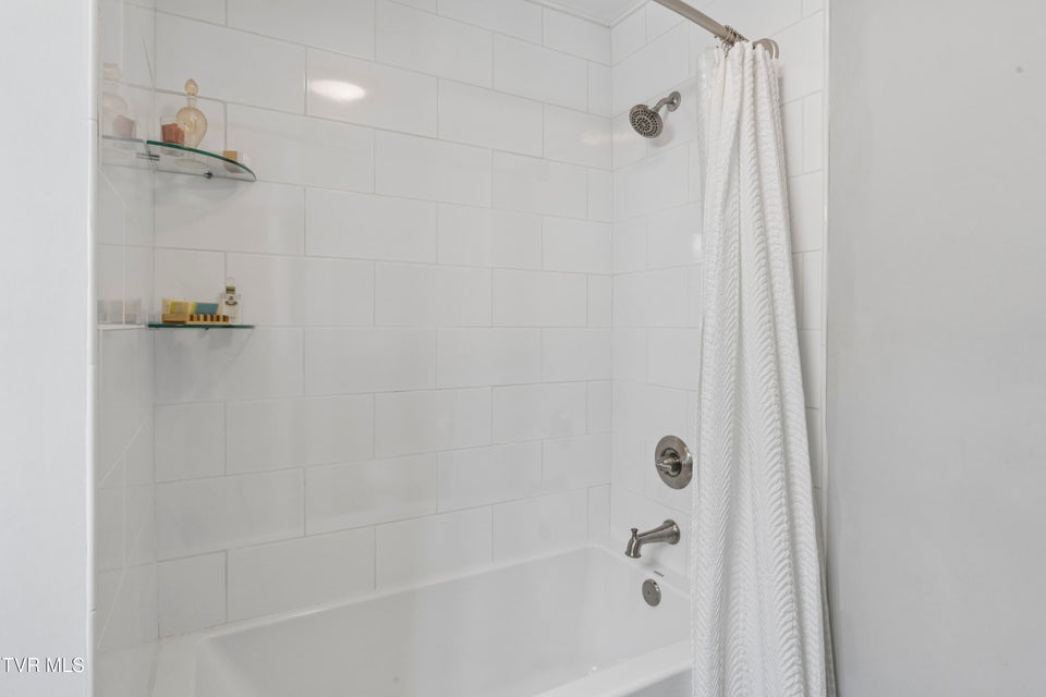 Photo #29: 303 Hillside Road