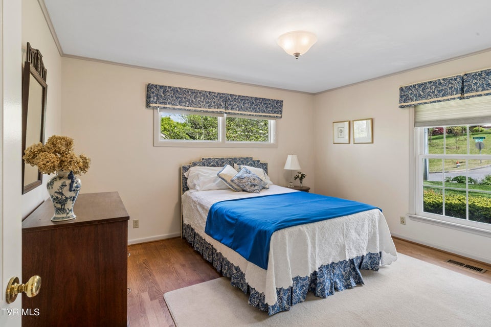 Photo #32: 303 Hillside Road