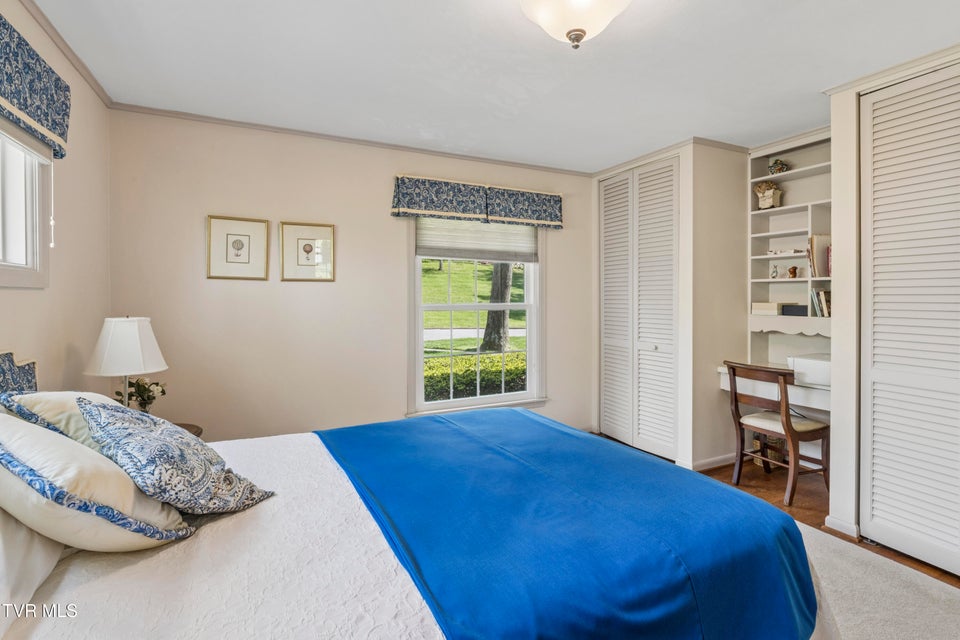 Photo #33: 303 Hillside Road