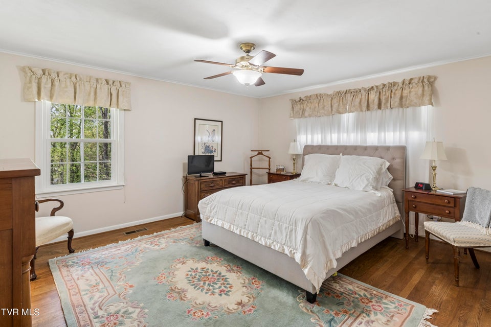 Photo #34: 303 Hillside Road