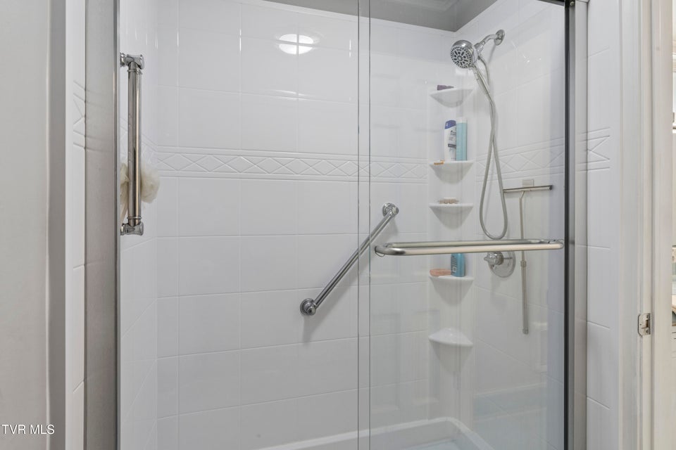 Photo #37: 303 Hillside Road